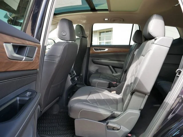 New 2026 Black Volkswagen 2.0T SE w/Technology image 8