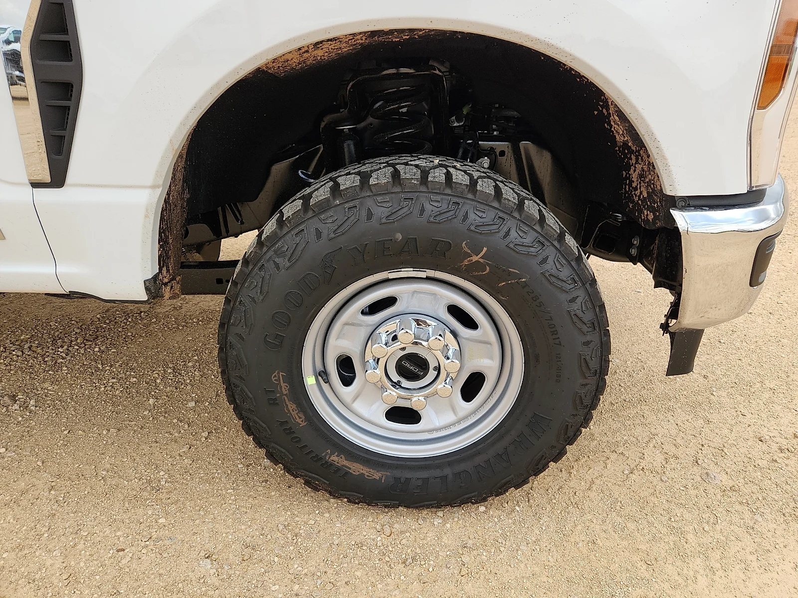 New 2026 Oxford White Ford F-250® XL image 9