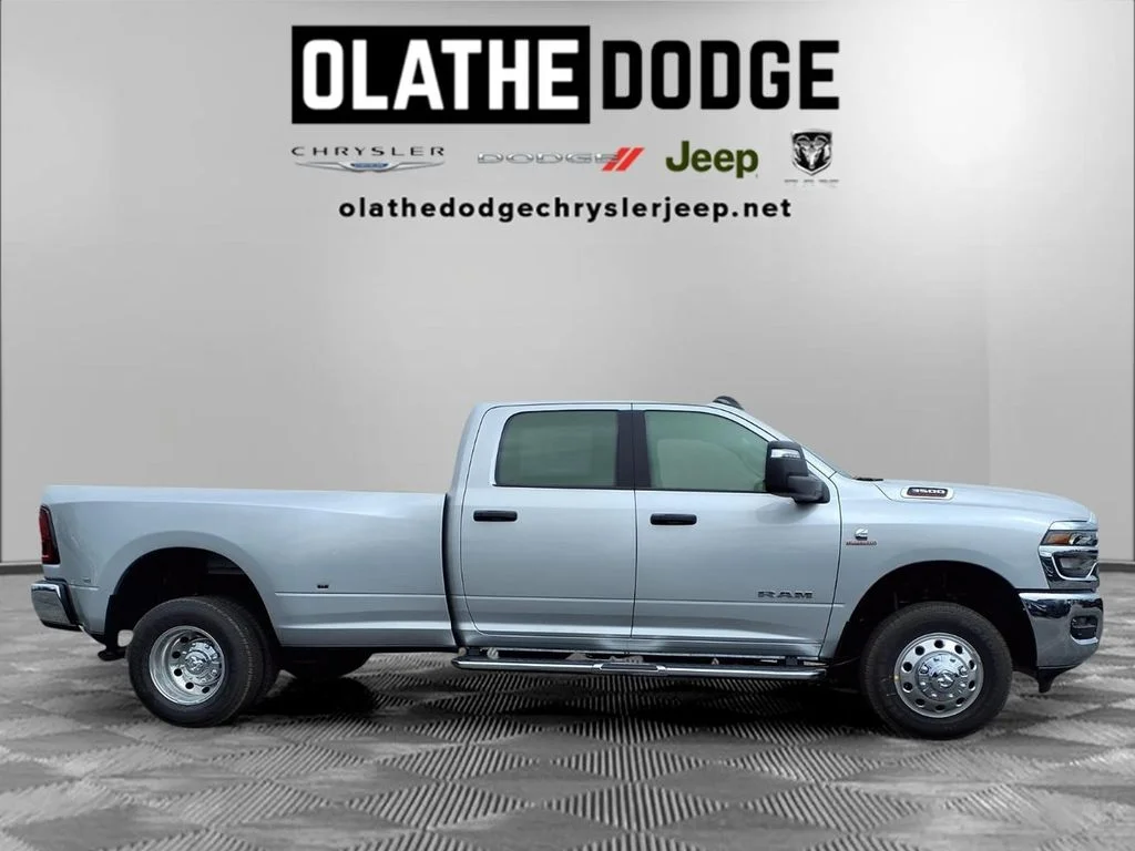 New 2026 Silver-Zynith Exterior Paint RAM Big Horn image 27