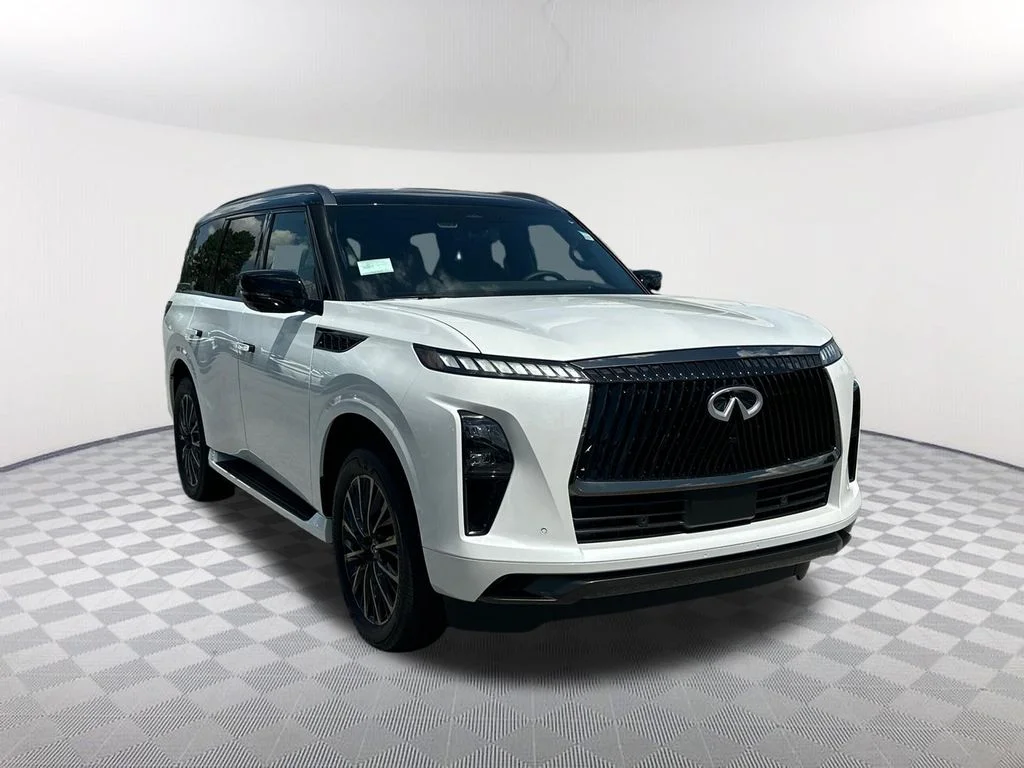 New 2027 2T RADIANT WHIT INFINITI Autograph 4WD image 3