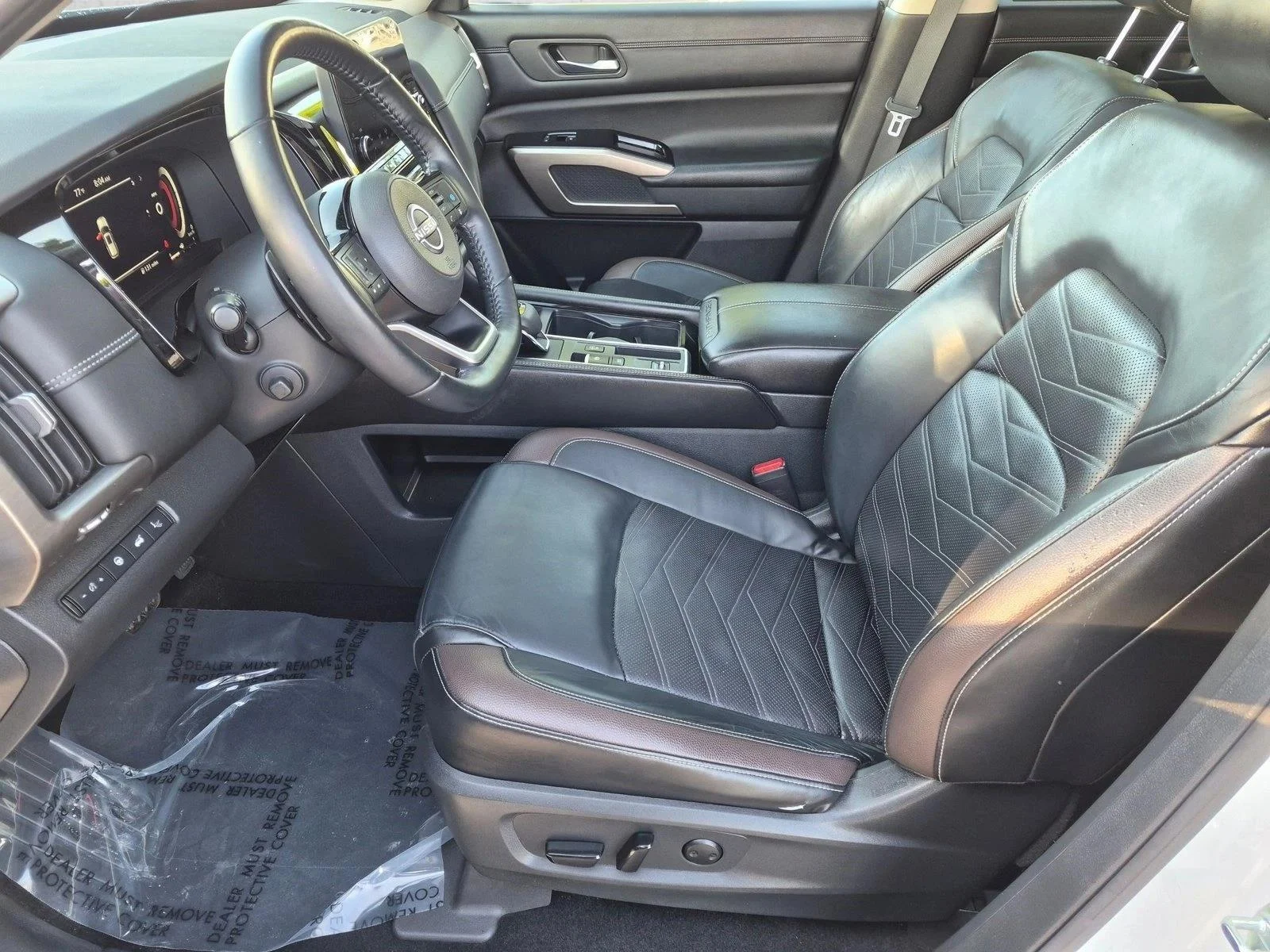 Used 2022 Pearl White Tricoat Nissan Platinum image 15