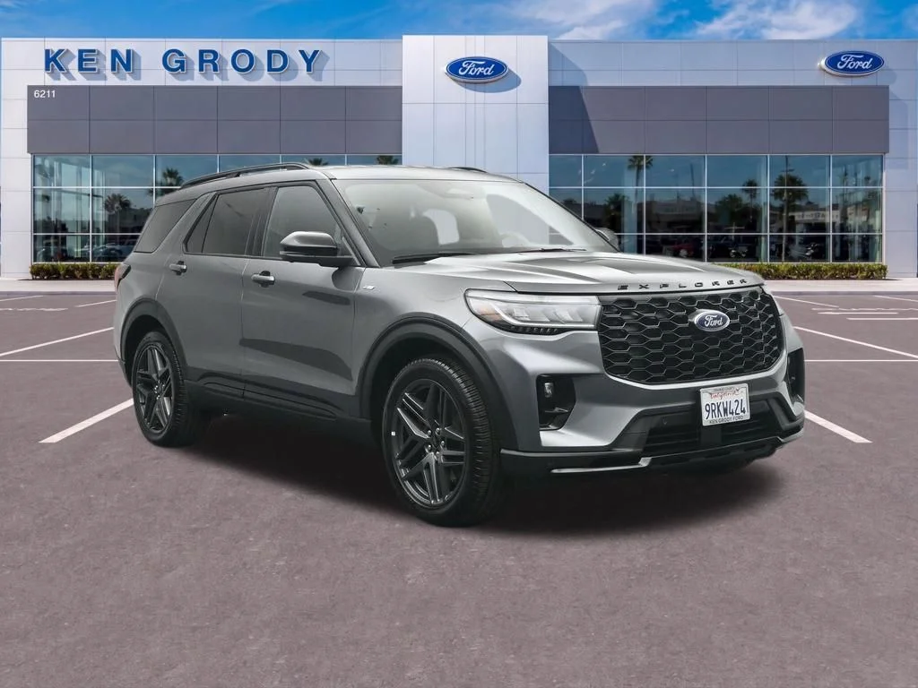 2025 Ford Explorer ST-LINE RWD (PL535)'s photo