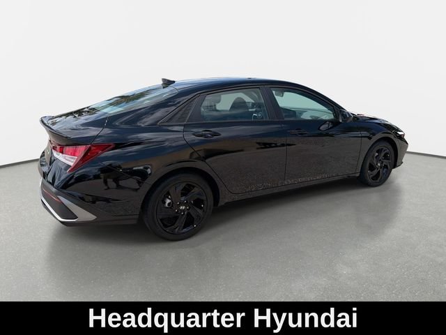 KMHLM4DGXTU127900