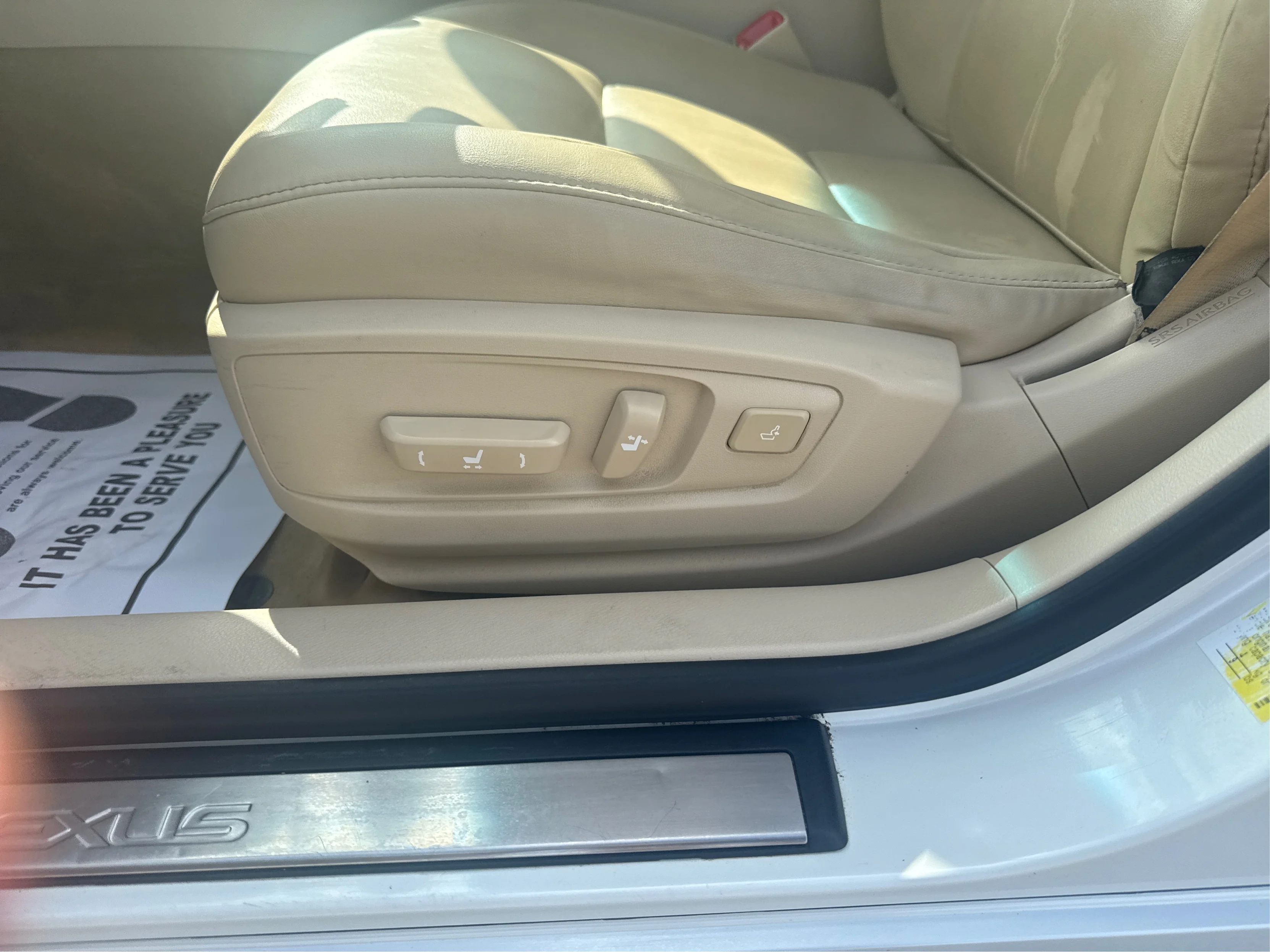 Used 2013 White Lexus Base image 19