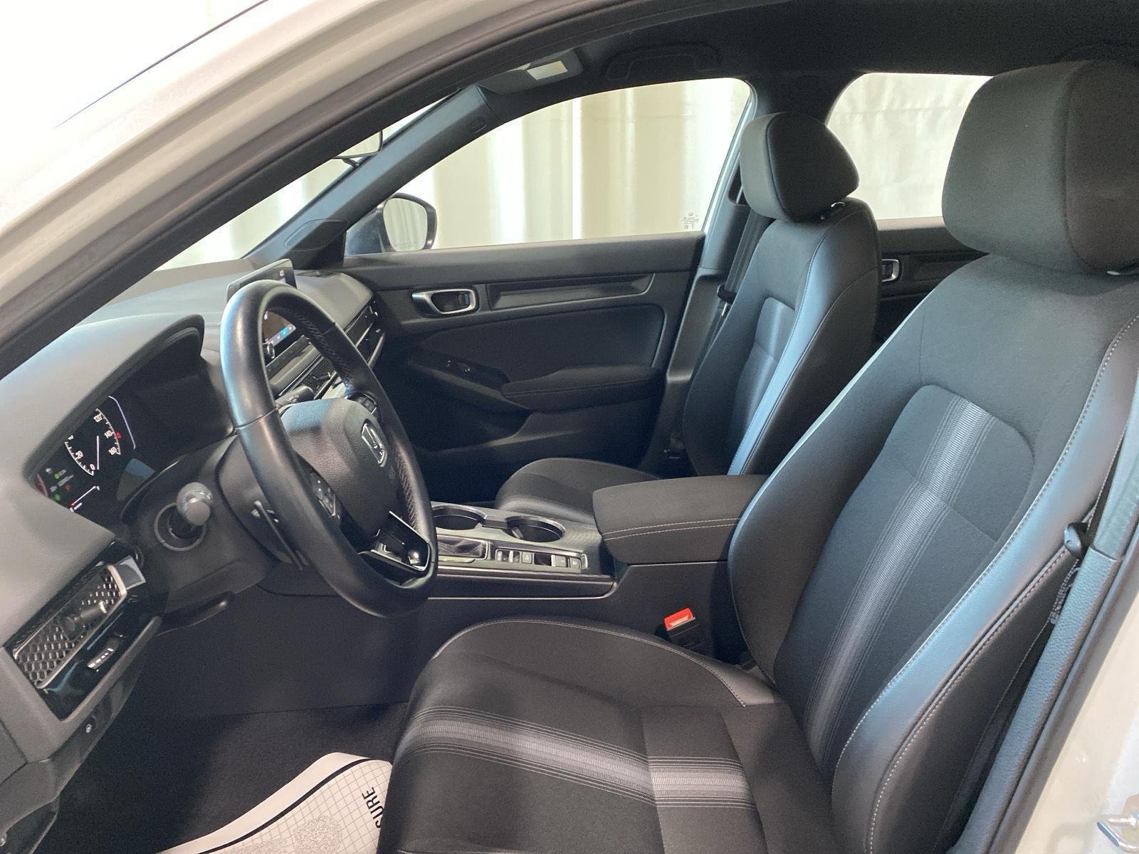 Used 2023 Platinum White Pearl Honda Sport image 2