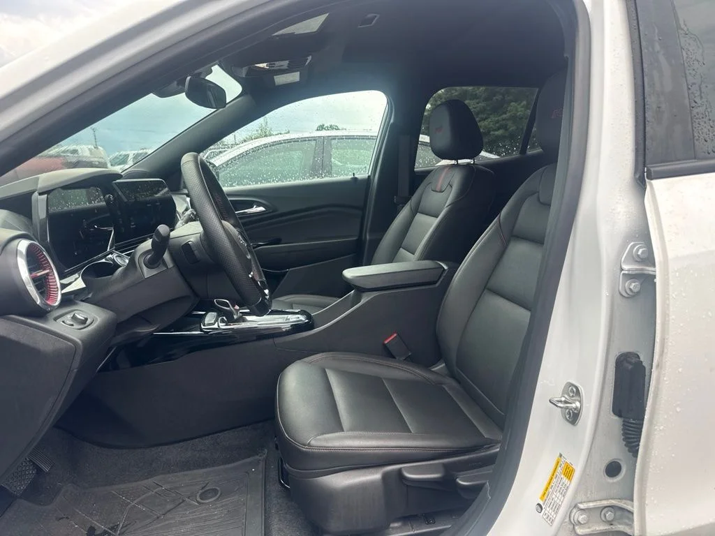 Used 2024 White Chevrolet 2RS image 2