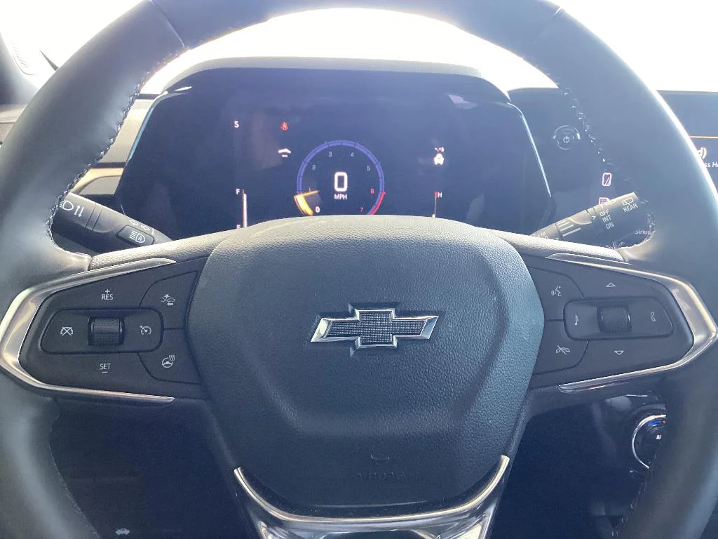 Used 2025 Sterling Gray Metallic Chevrolet ACTIV image 11