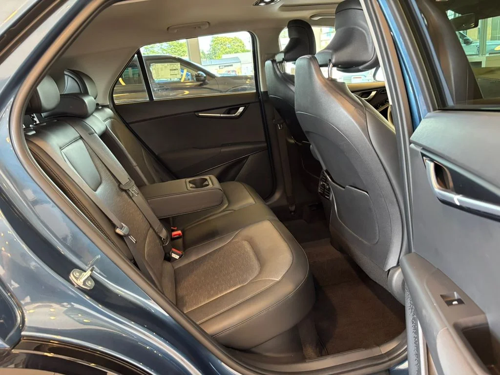 Used 2023 Blue Kia SX image 29