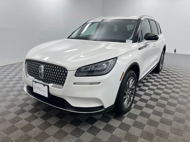 Used 2022 White Lincoln Standard image 2