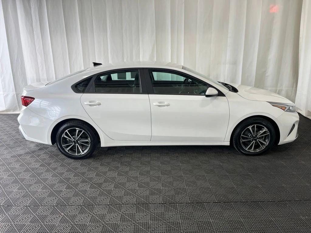 Used 2023 White Kia LXS image 2