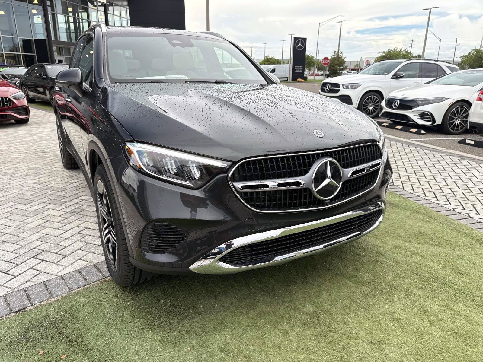 New 2027 Gray Metallic Mercedes-Benz 300 SUV image 8