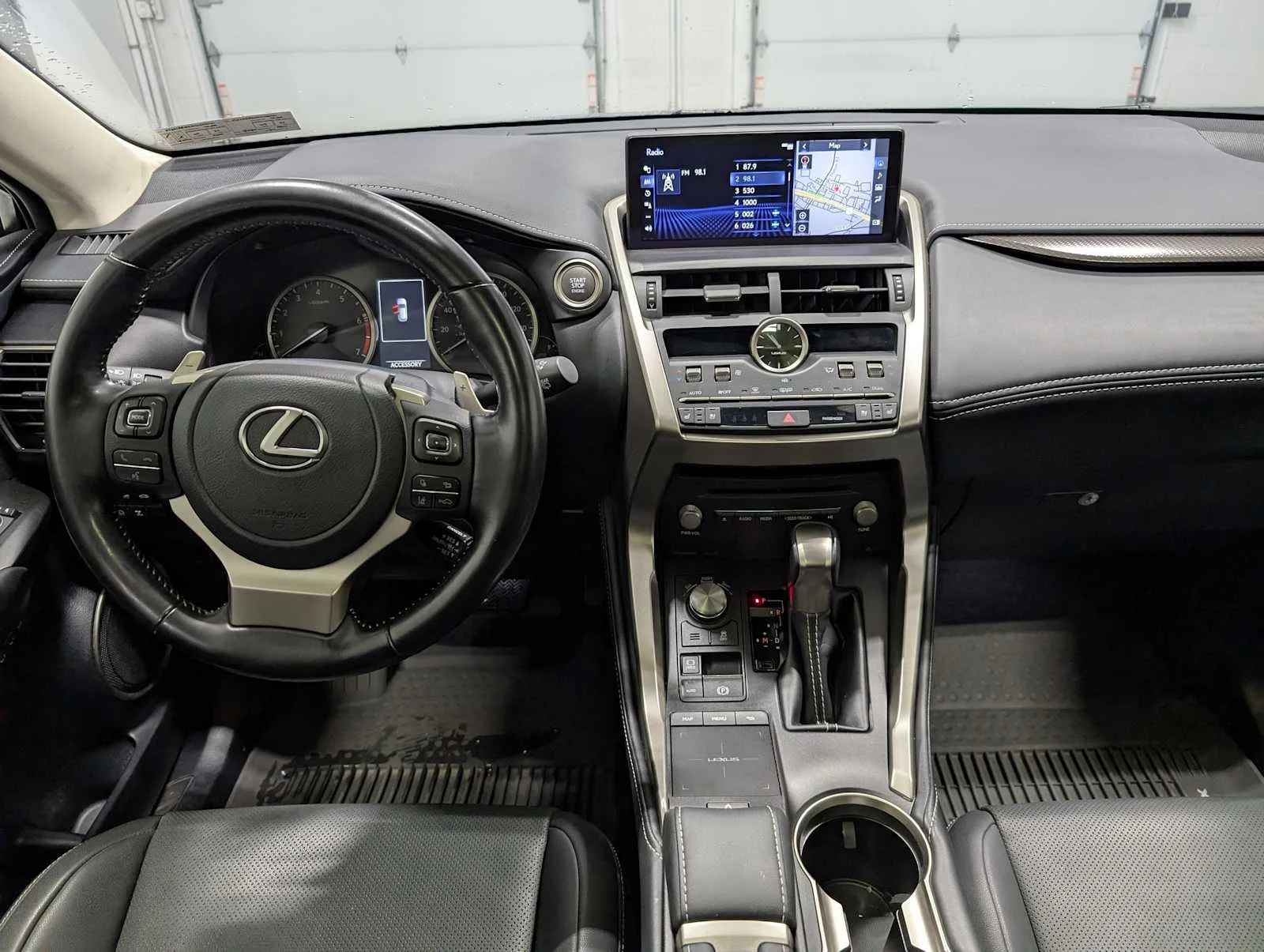 Used 2021 Atomic Silver Lexus  image 18
