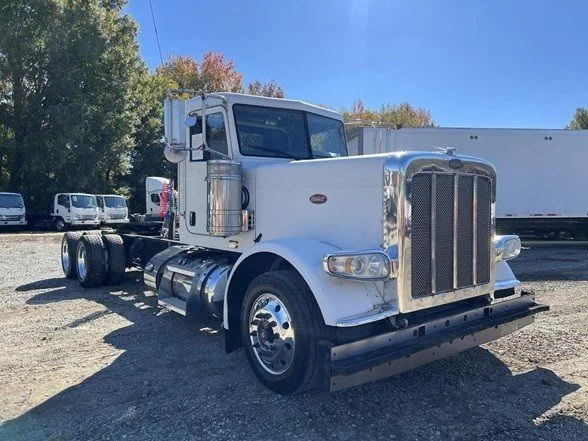 Used 2012 White Peterbilt with 4 Car Cage image 4