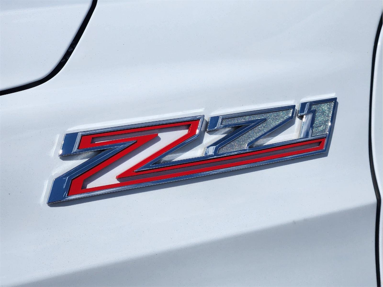 Used 2023 Summit White Chevrolet Z71 image 10