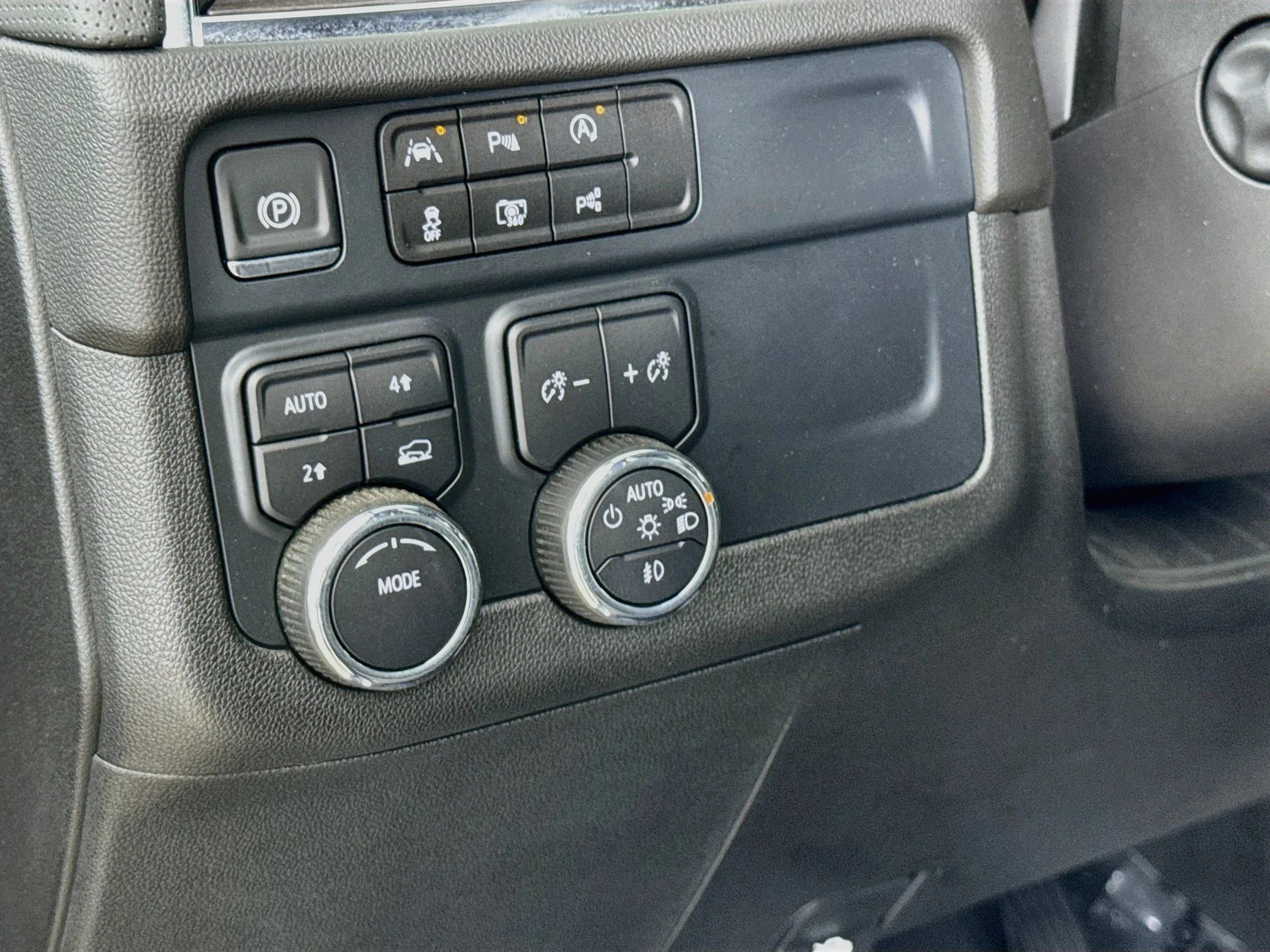 Used 2025 Black Chevrolet Premier image 12