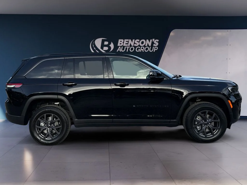New 2027 Black Jeep Laredo Altitude image 6
