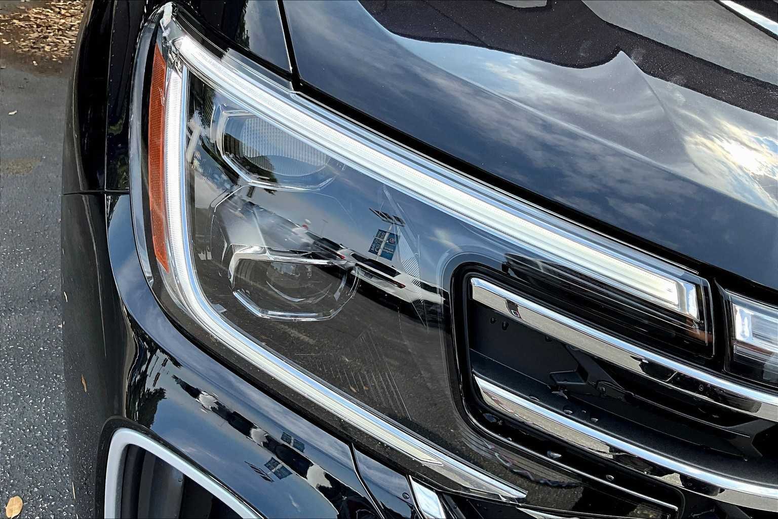 2026 Volkswagen Atlas SE w/Tech - Photo 13