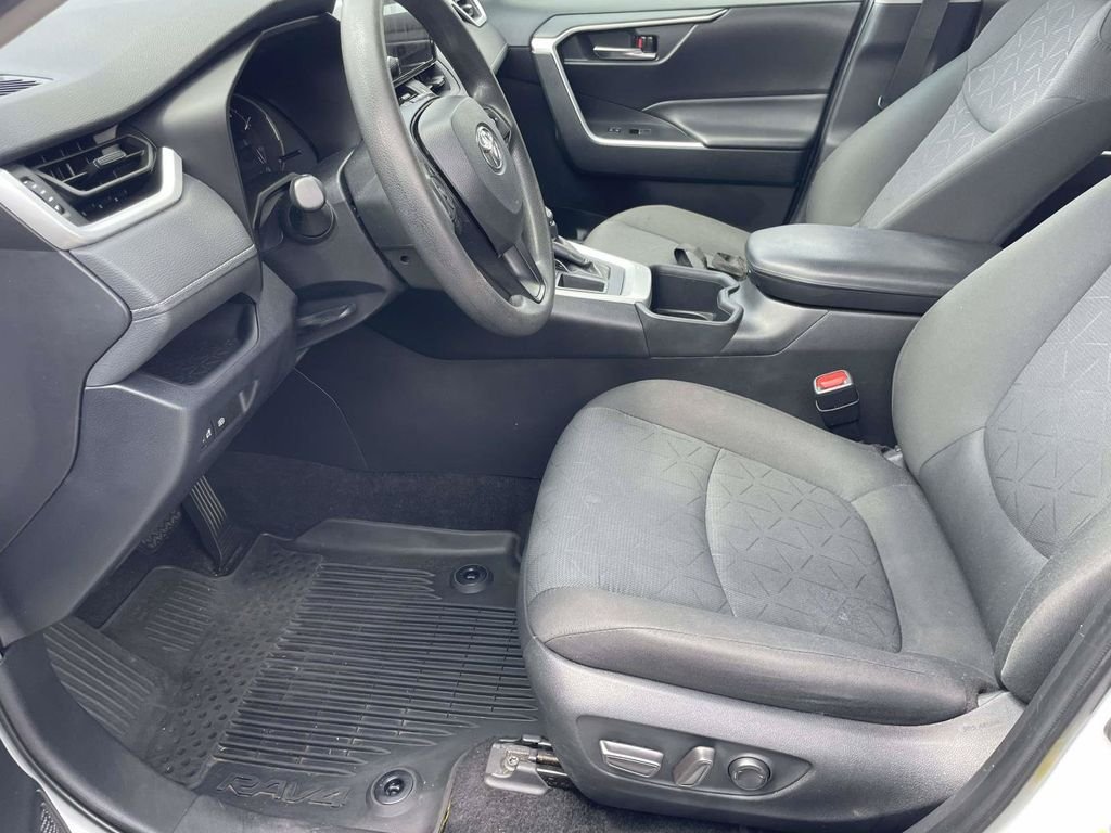 Used 2024 White Toyota XLE image 12