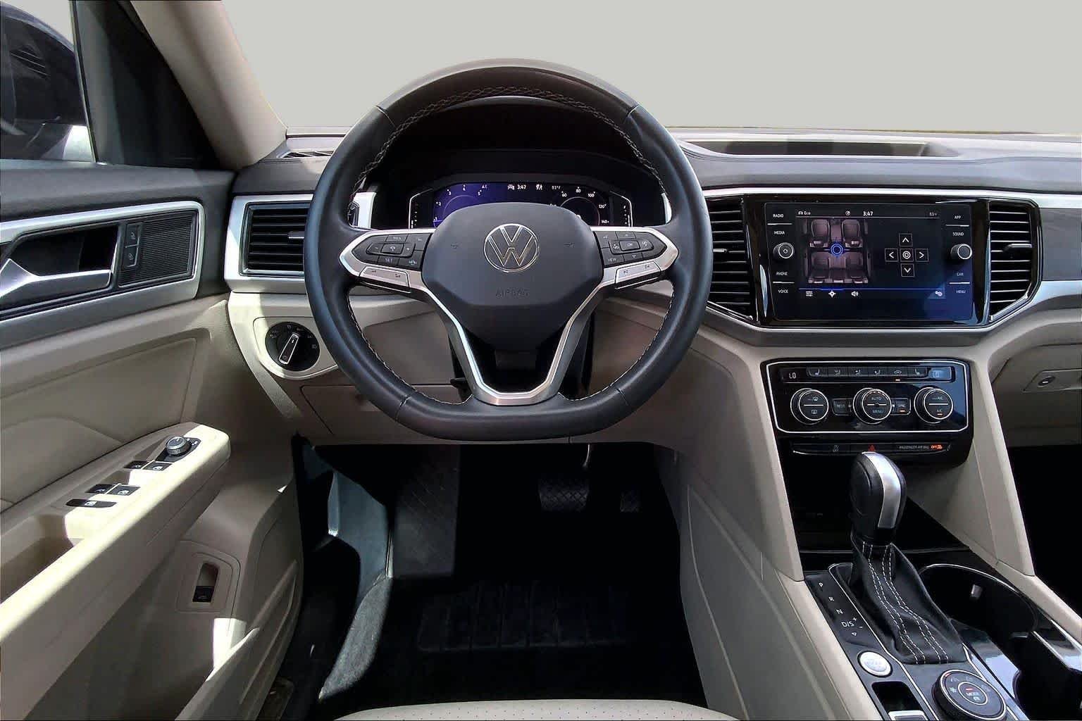 Used 2022 Deep Black Pearl Volkswagen 2.0T SE w/Technology image 6