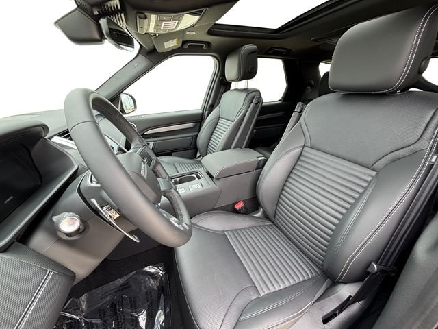 Used 2025 Blue Land Rover Dynamic SE image 10