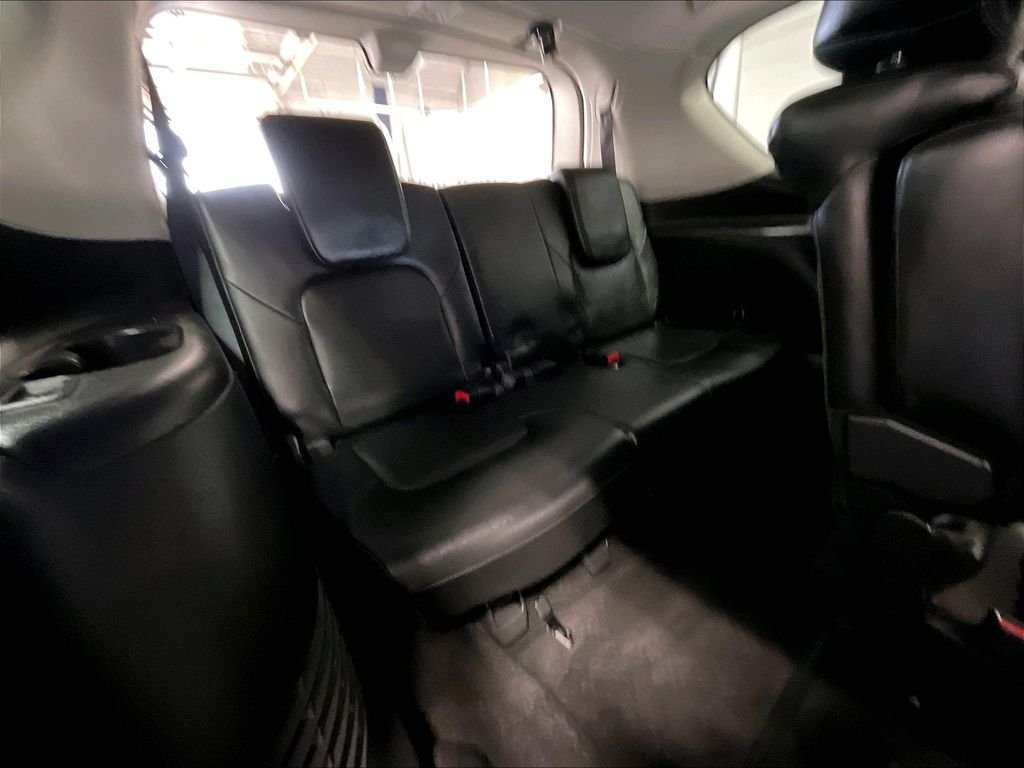 Used 2023 Gray Nissan Platinum image 17