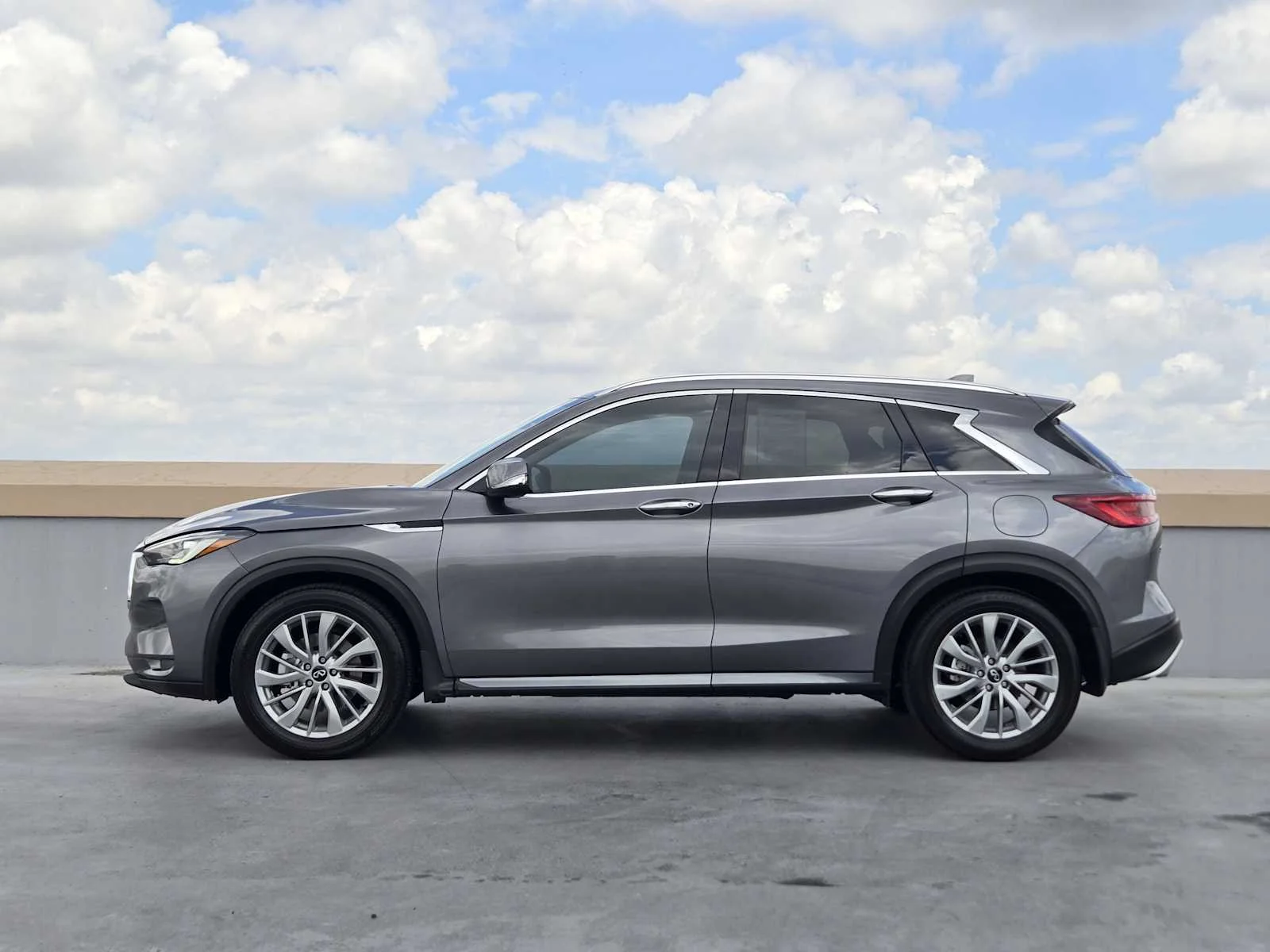 Certified Used 2023 Graphite Shadow INFINITI LUXE image 4