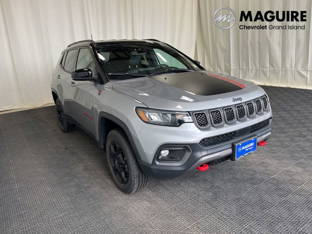 Used 2023 Silver Jeep Trailhawk image 29