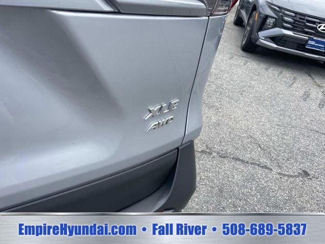 Used 2025 Silver Sky Metallic Toyota XLE image 6