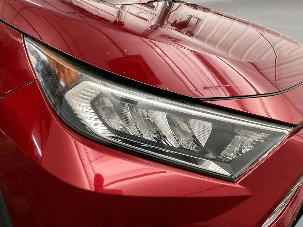 Used 2019 Red Toyota Limited image 33