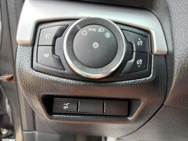 Used 2017 Gray Ford XLT image 19