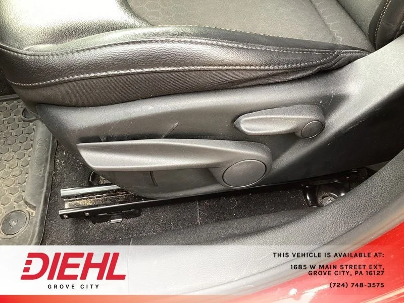 Used 2020 Red Jeep Latitude image 19