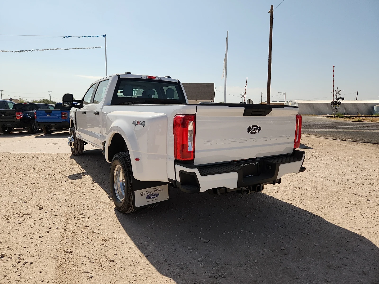 New 2027 Oxford White Ford XL image 5