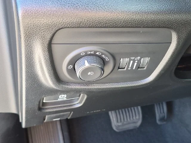 Used 2025 White Jeep Limited image 18