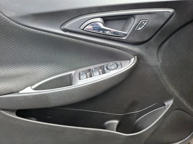 Used 2023 Gray Chevrolet LT image 13