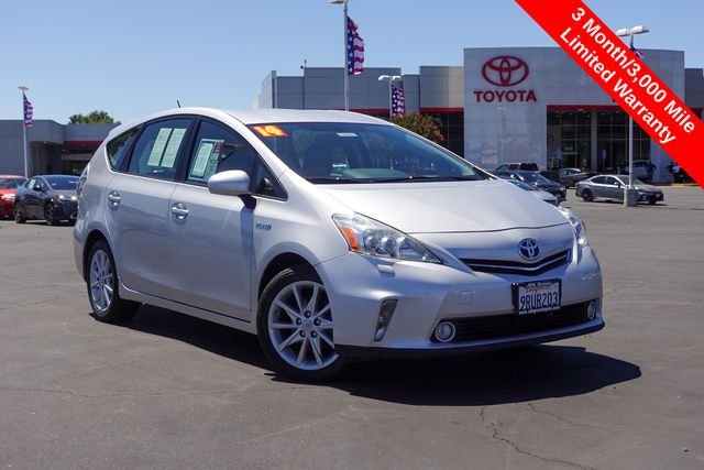 Used 2014 Silver Toyota Five image 2