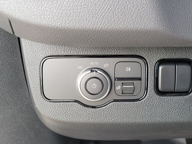 Used 2025 White Mercedes-Benz Cargo 144 WB image 19