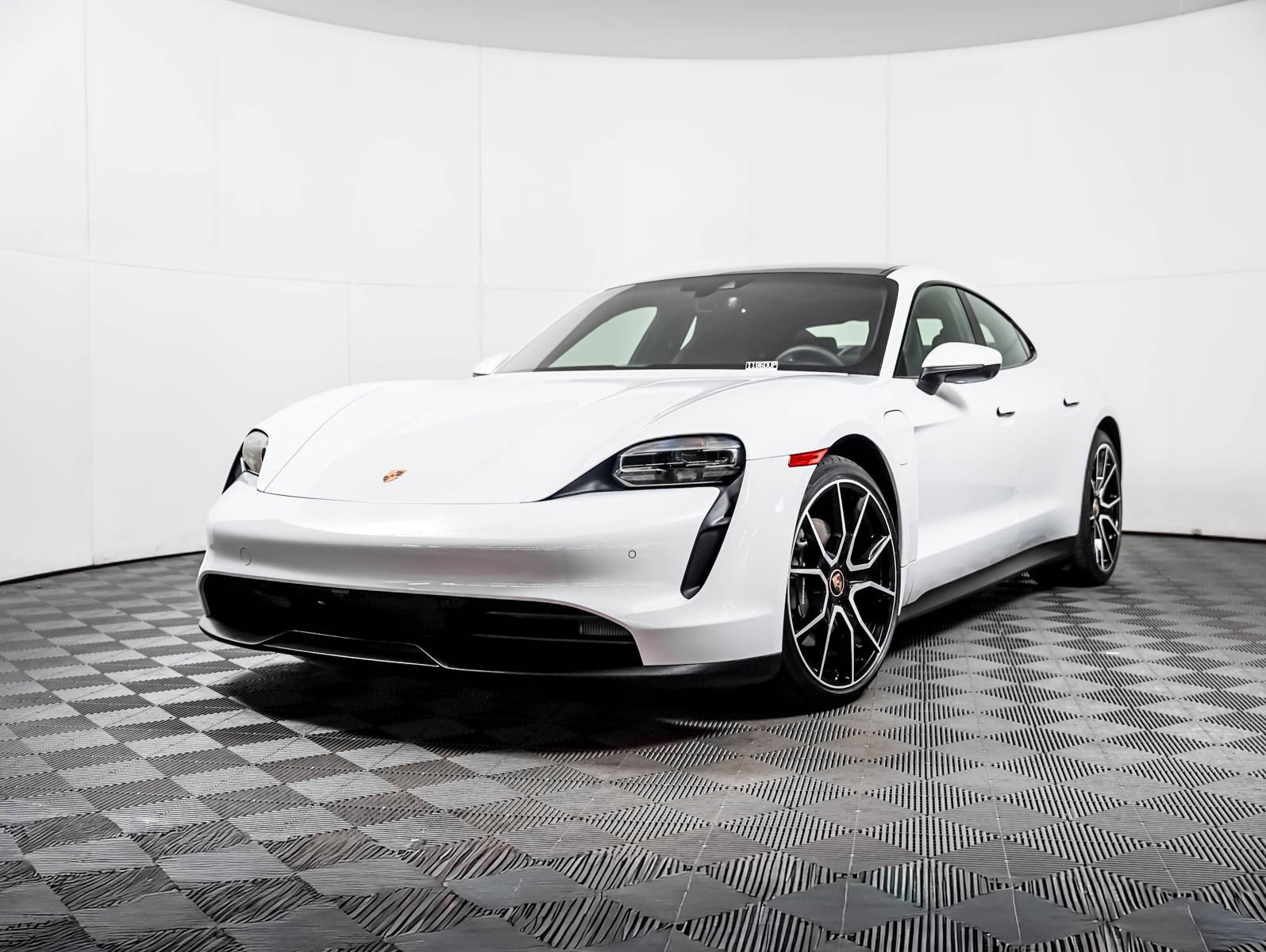 2023 Porsche Taycan -'s photo