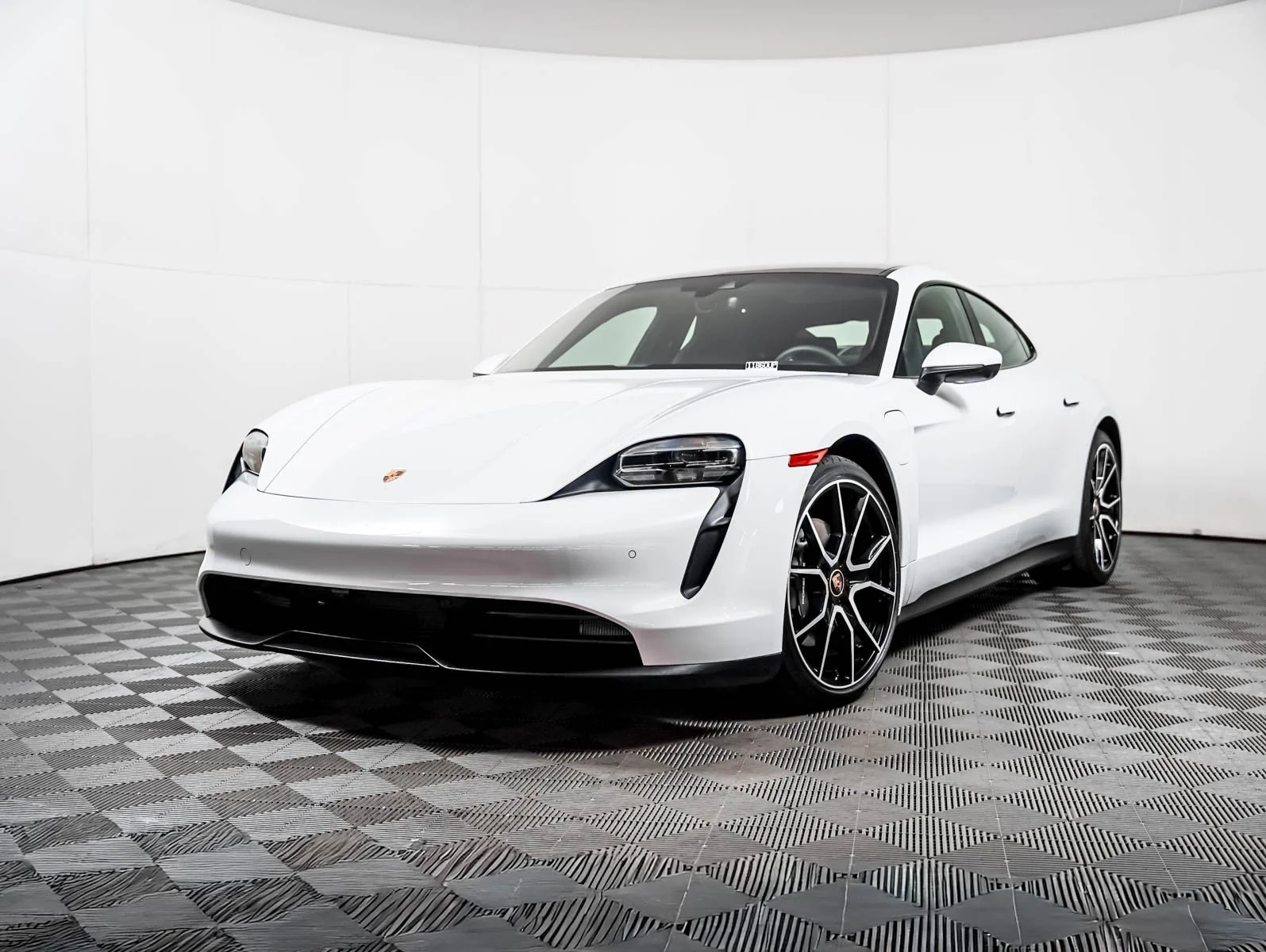 2023 Porsche Taycan -'s photo