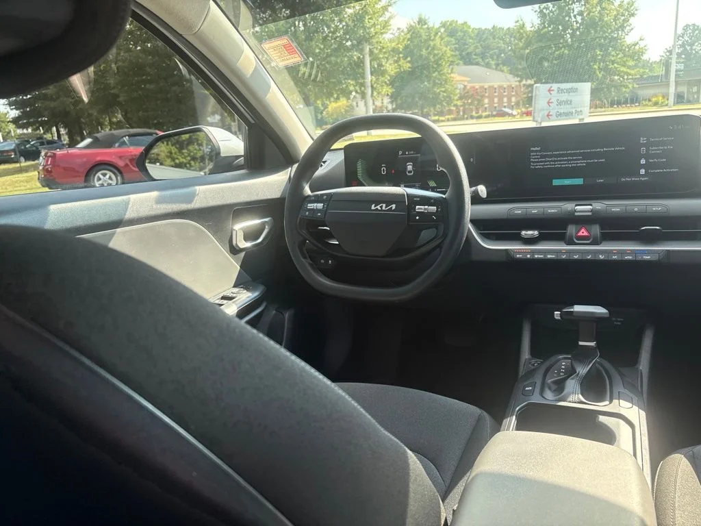 Used 2025 White Kia LX image 19