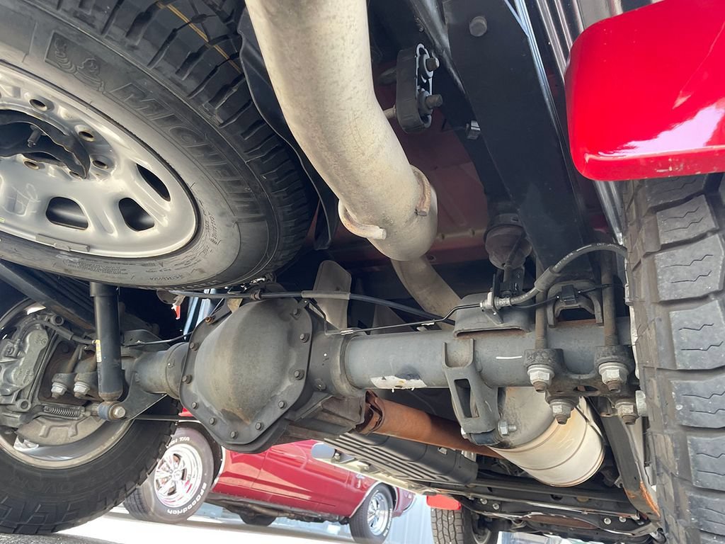 Used 2011 FIRE RED GMC SLE image 91