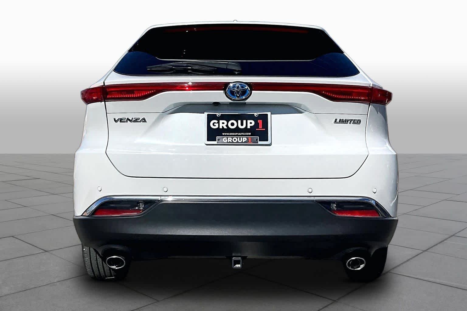 Used 2023 Wind Chill Pearl Toyota Limited image 5