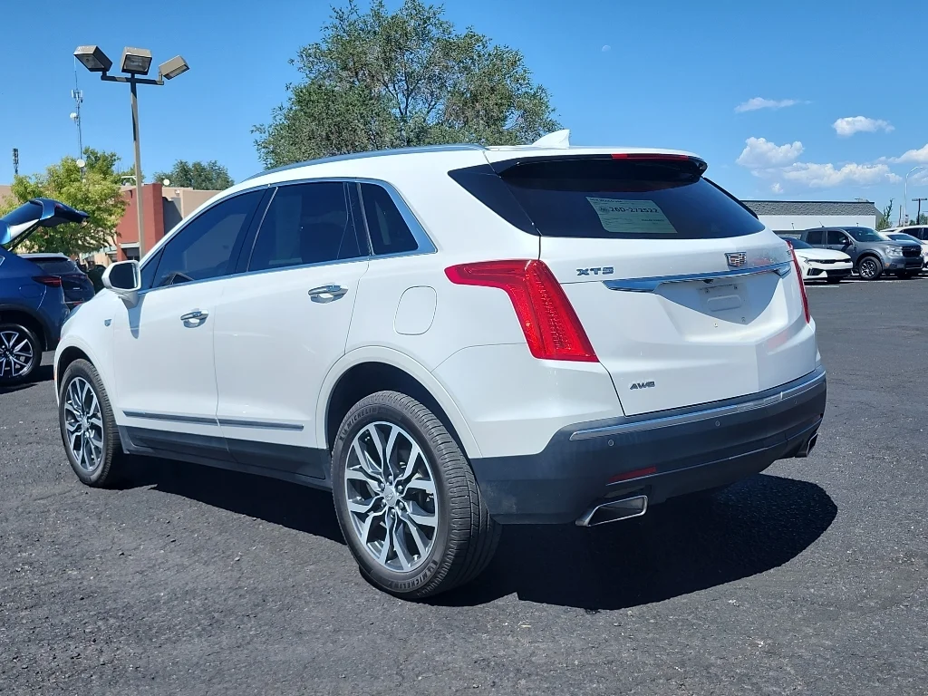 Used 2019 Crystal White Tricoat Cadillac Premium Luxury AWD image 8