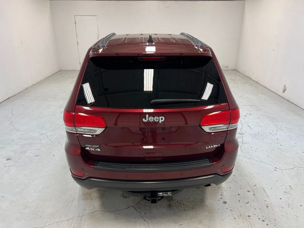 Used 2019 Red Jeep Laredo E image 3