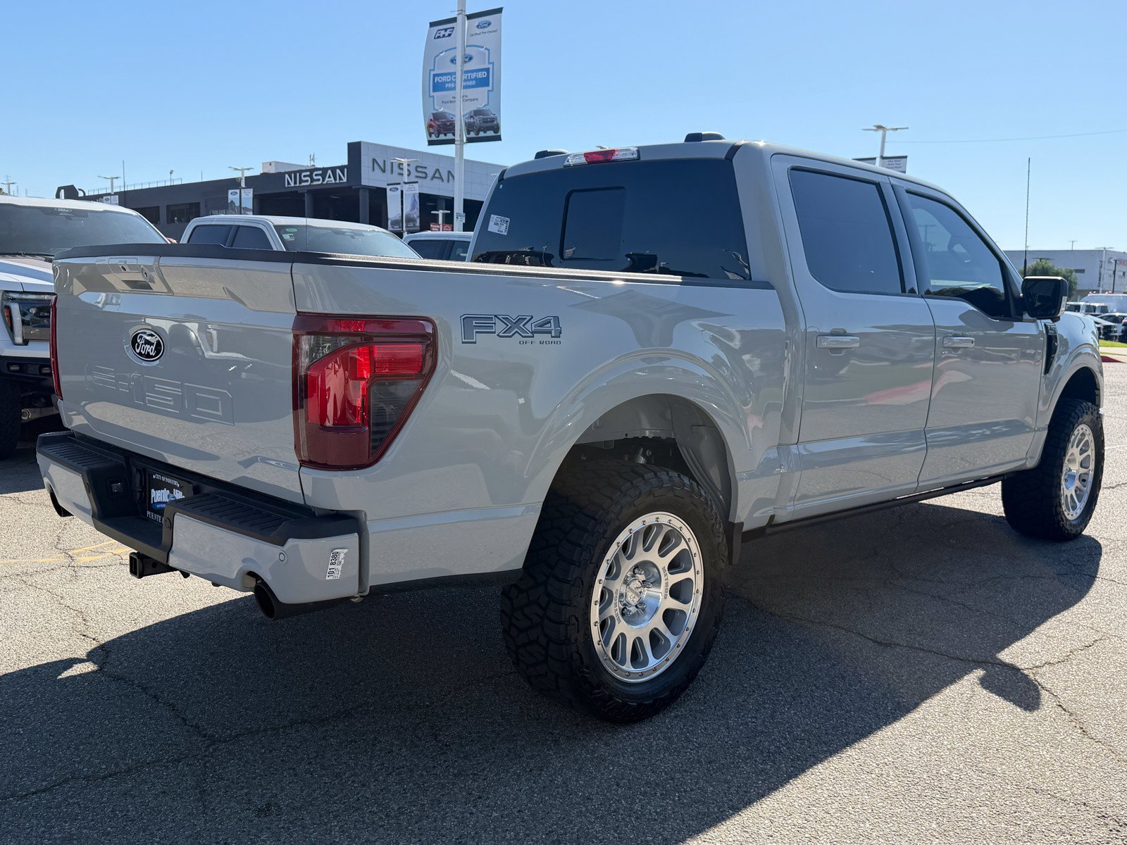 New 2026 Avalanche Ford XLT image 6