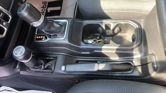 Used 2020 Black Jeep Unlimited Sport Altitude image 19