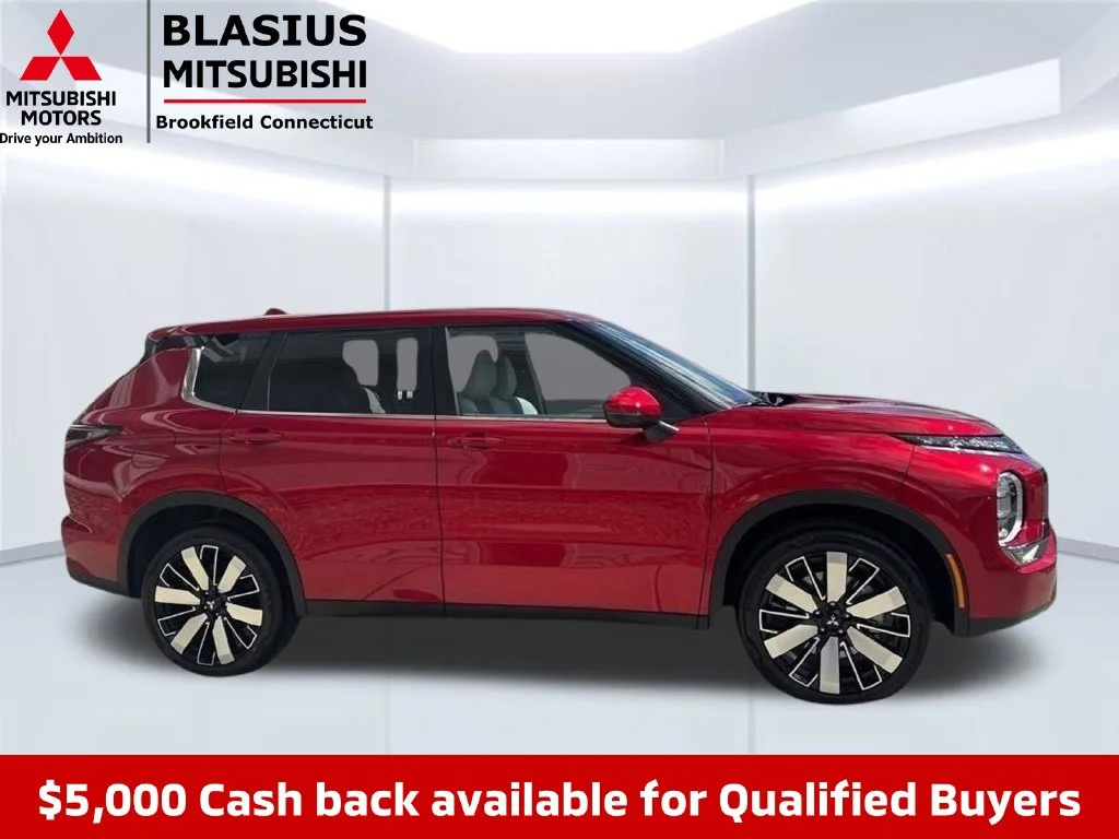 2026 Mitsubishi Outlander SE
