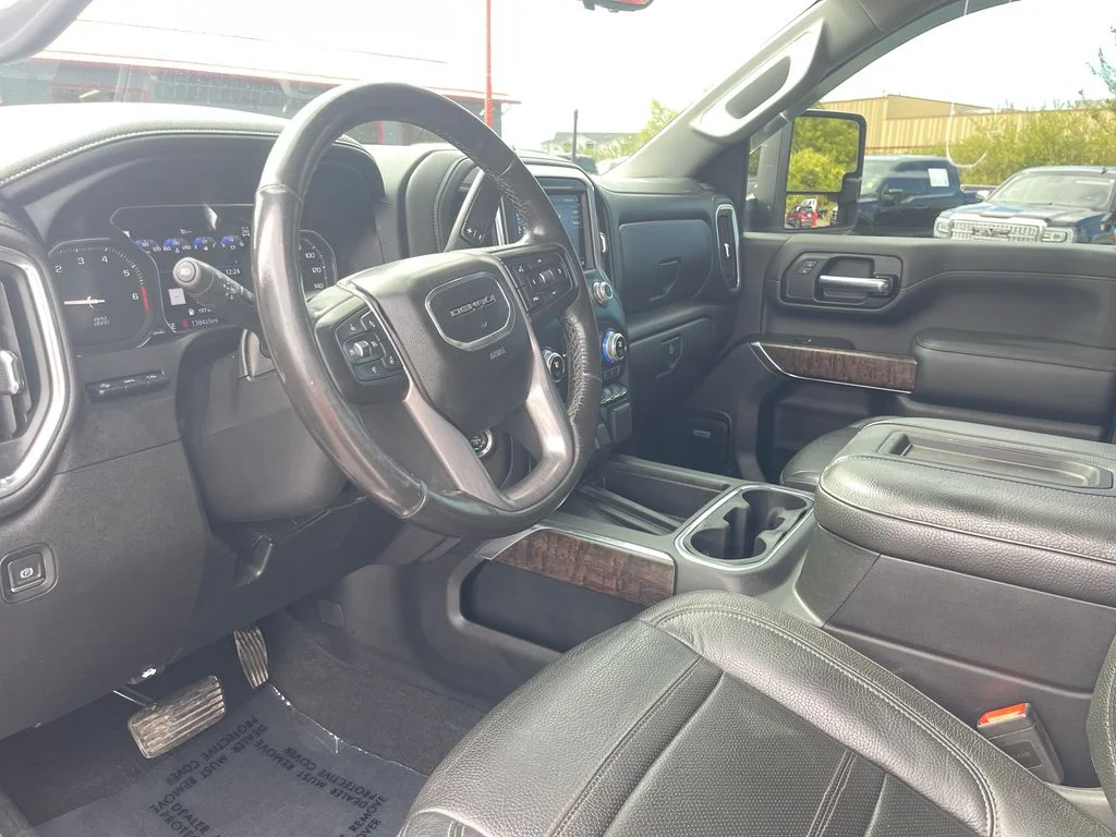 Used 2020 White GMC Denali image 16