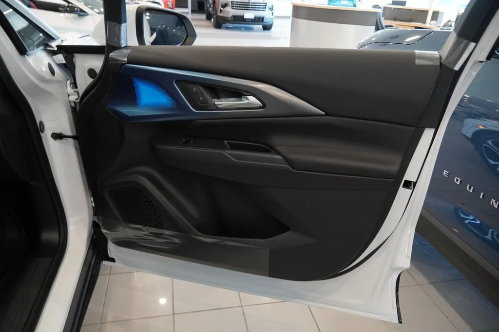 New 2026 Summit White Chevrolet LT image 27
