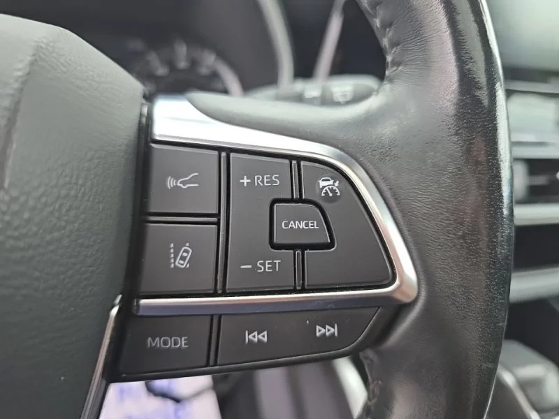 Used 2021 Silver Toyota XLE image 16