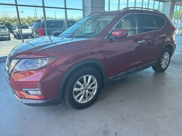 Used 2018 Scarlet Ember Nissan SV image 4